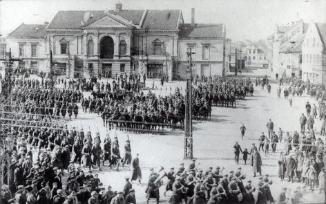 1923 - Lithuanian forces parade in Memel.